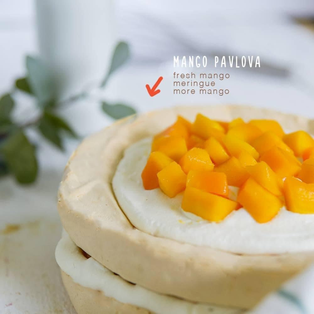 Mango pavlova